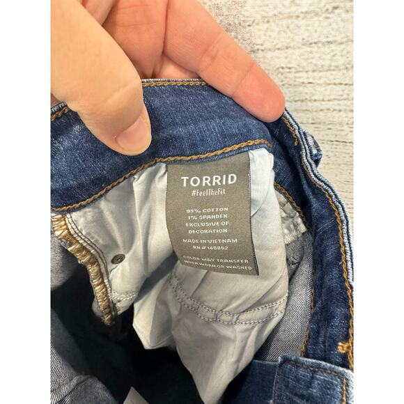 Torrid Plus Size High Rise 3D Bow Vintage Stretch Wide Leg Jeans Size 24 Short - Picture 8 of 9